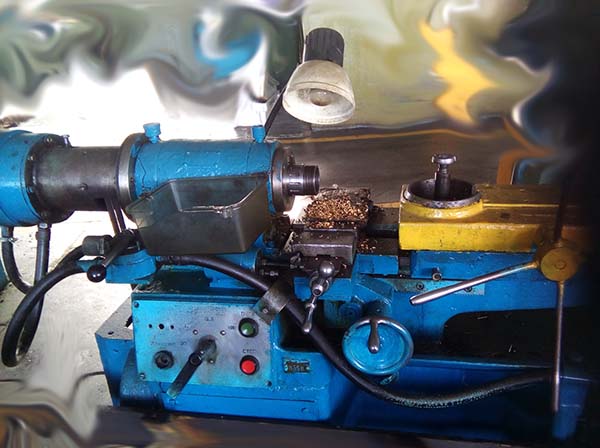 1Б318 фото токарного токарно-револьверного верстата